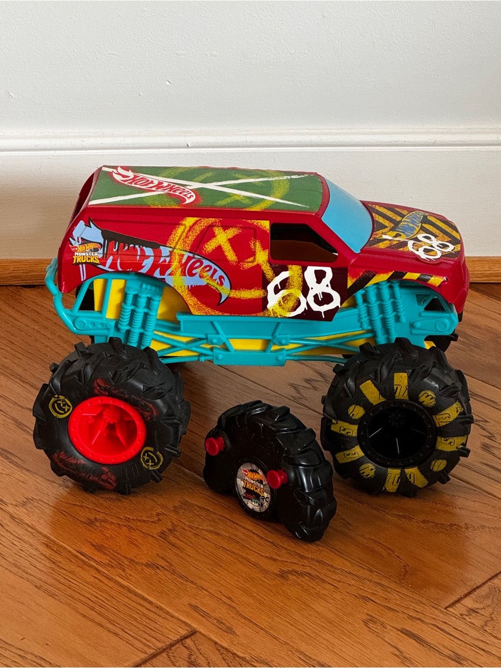 Hot Wheels RC Monster Trucks HW Demo Derby